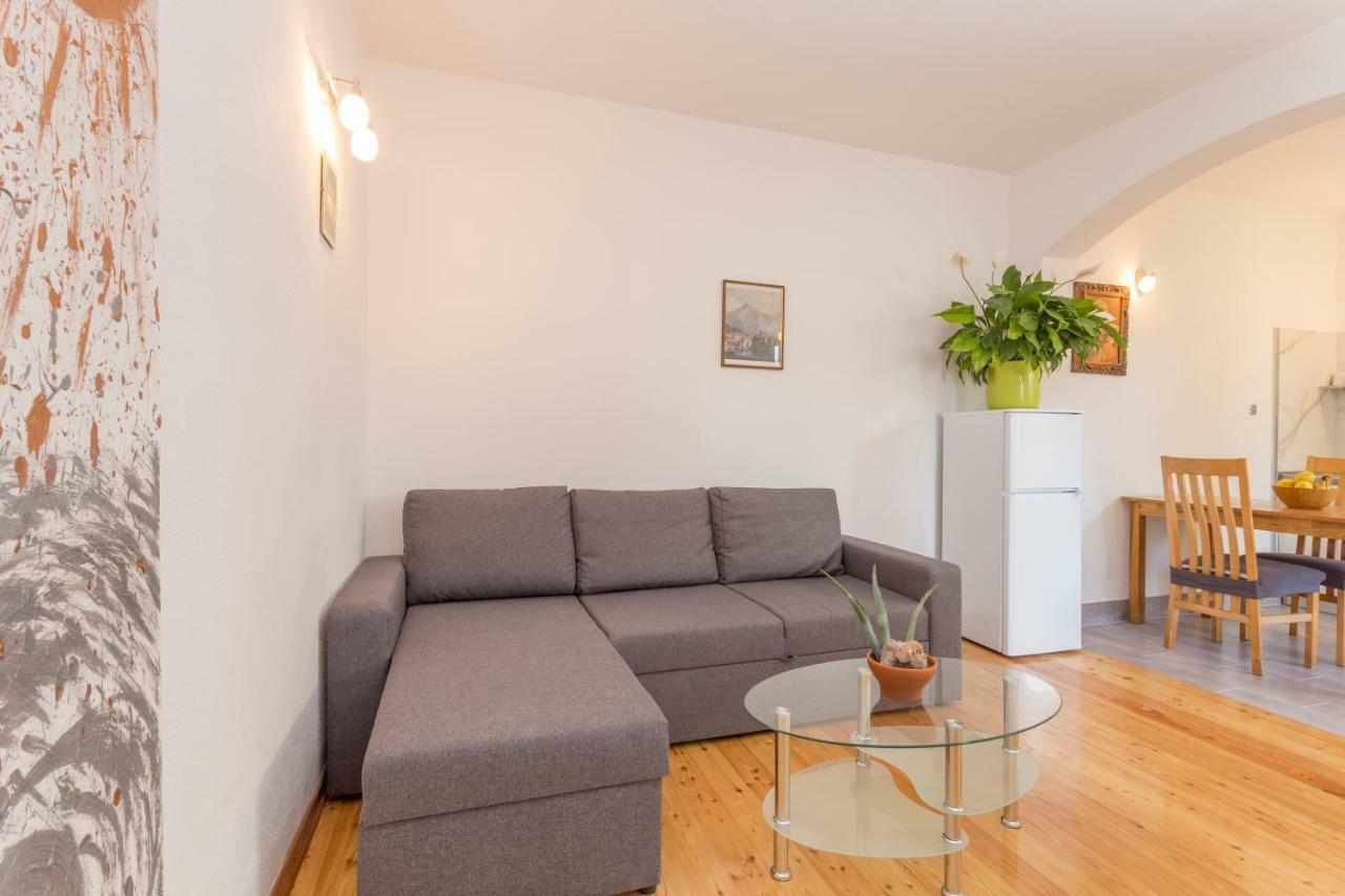 Apartments Gilve Хвар Екстер'єр фото