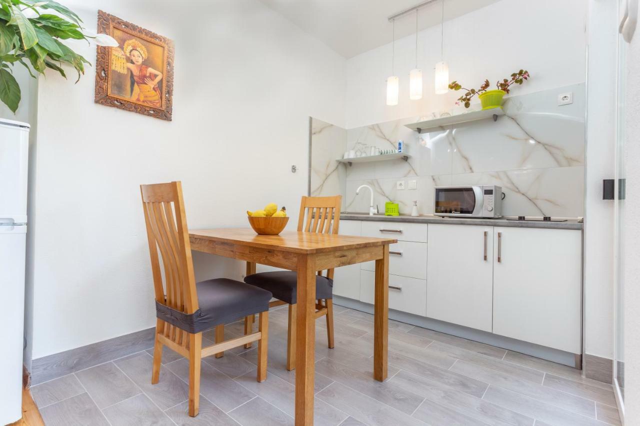 Apartments Gilve Хвар Екстер'єр фото